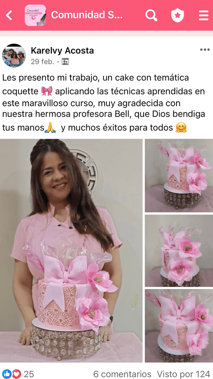 Captura real de Karelvy Acosta mostrando su pastel con temática coquette