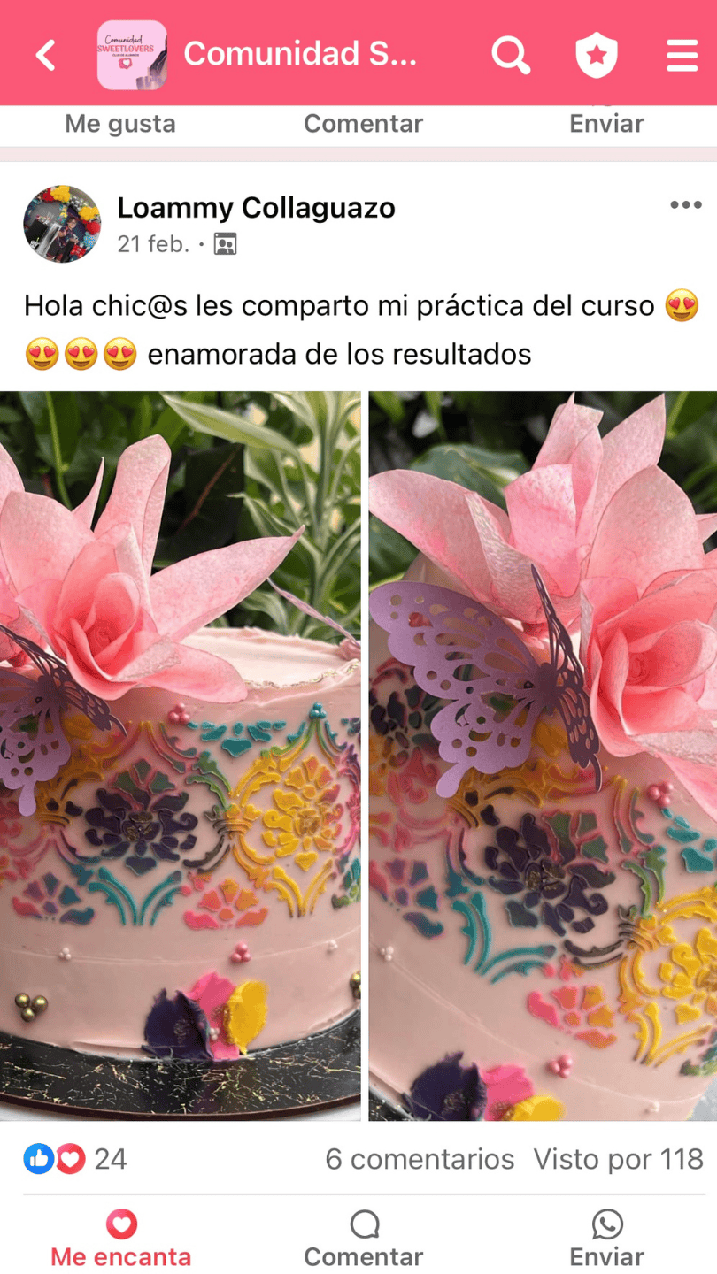 Captura real de la publicación de Loammy Collaguazo compartiendo su práctica del curso con un pastel decorado con stencil de colores, flores y mariposa